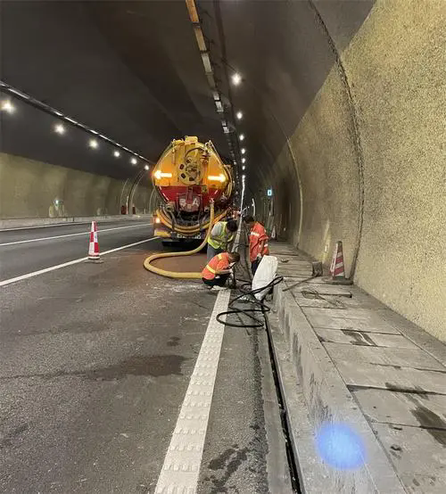 从化隧道排水渠清淤